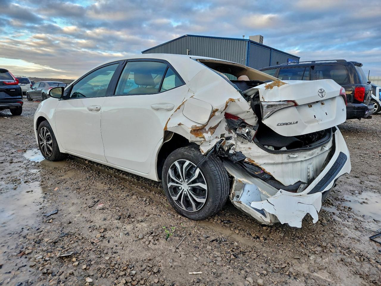 Toyota Corolla L Image 2