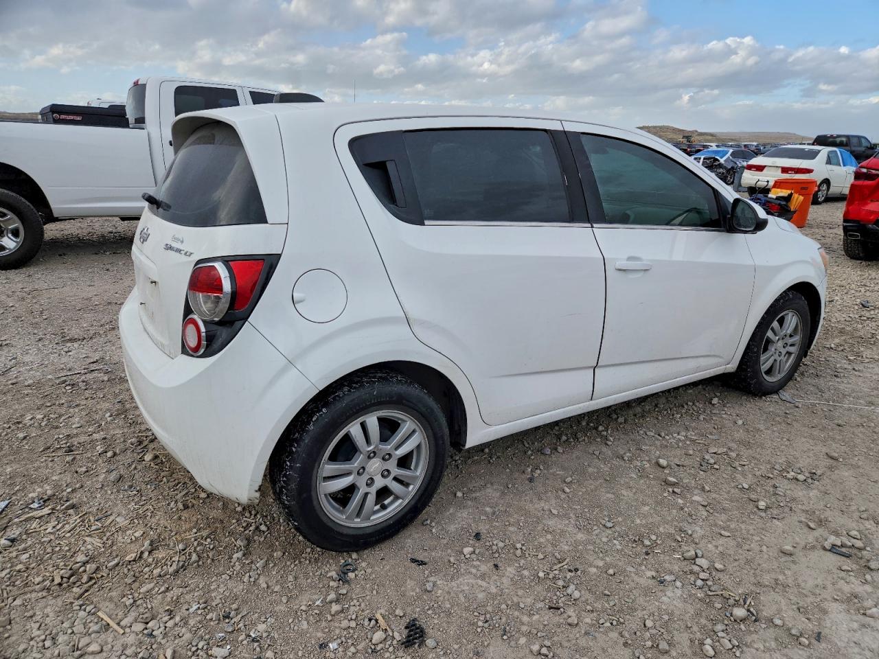 Chevrolet Sonic Lt Image 5