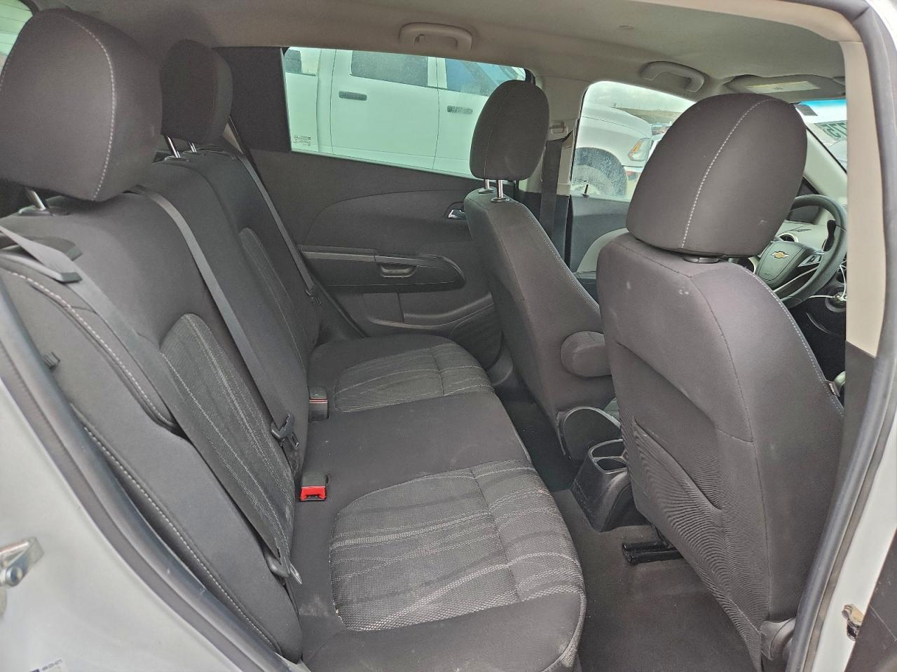 Chevrolet Sonic Lt Image 7