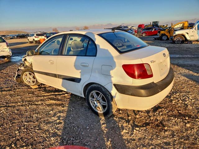 Kia Rio Base Image 8