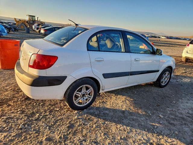 Kia Rio Base Image 5