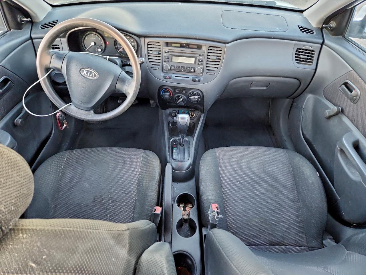 Kia Rio Base Image 11