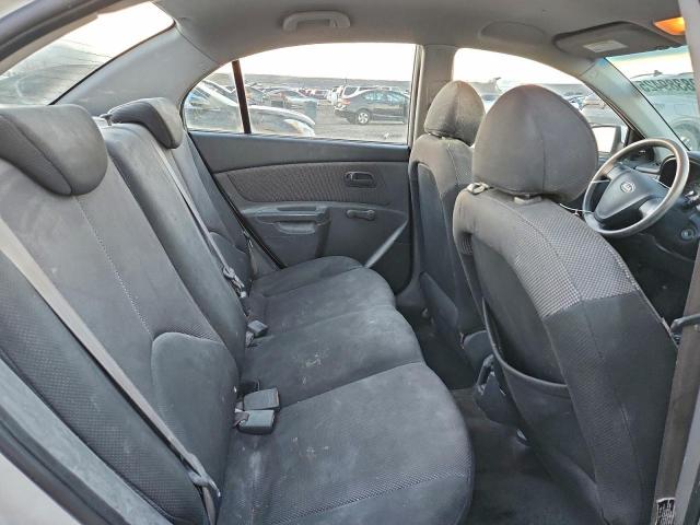 Kia Rio Base Image 10