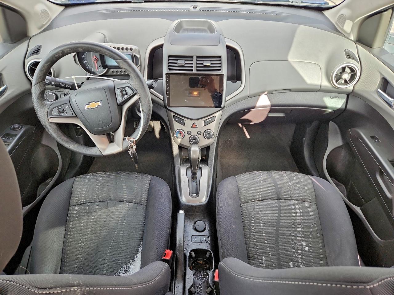 Chevrolet Sonic Lt Image 2