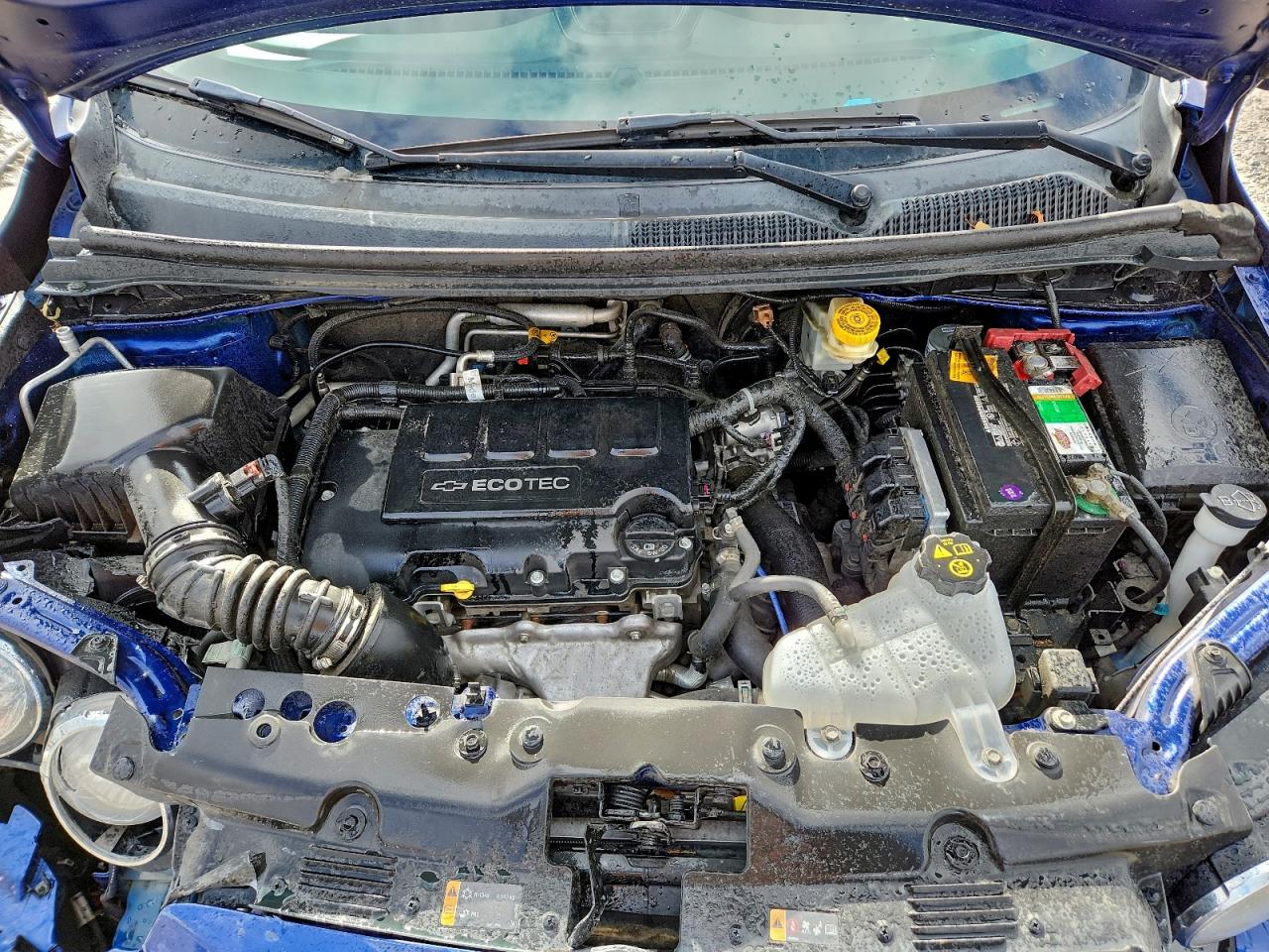 Chevrolet Sonic Lt Image 12