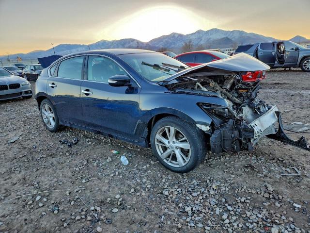 Nissan Altima 2.5 Image 3