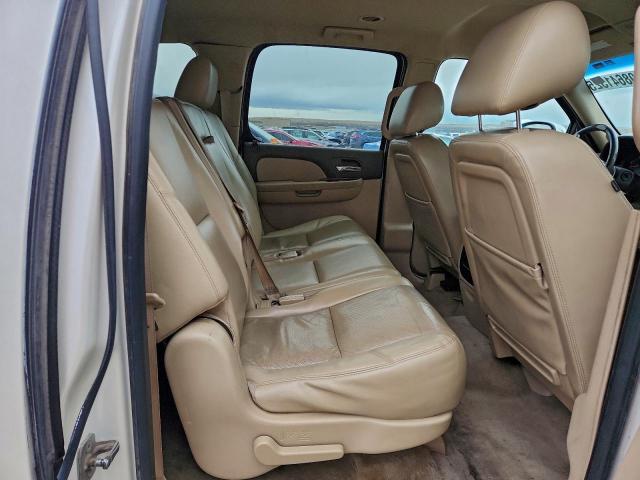 Chevrolet Suburban C1500 Ltz Image 8