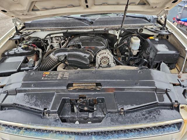 Chevrolet Suburban C1500 Ltz Image 10