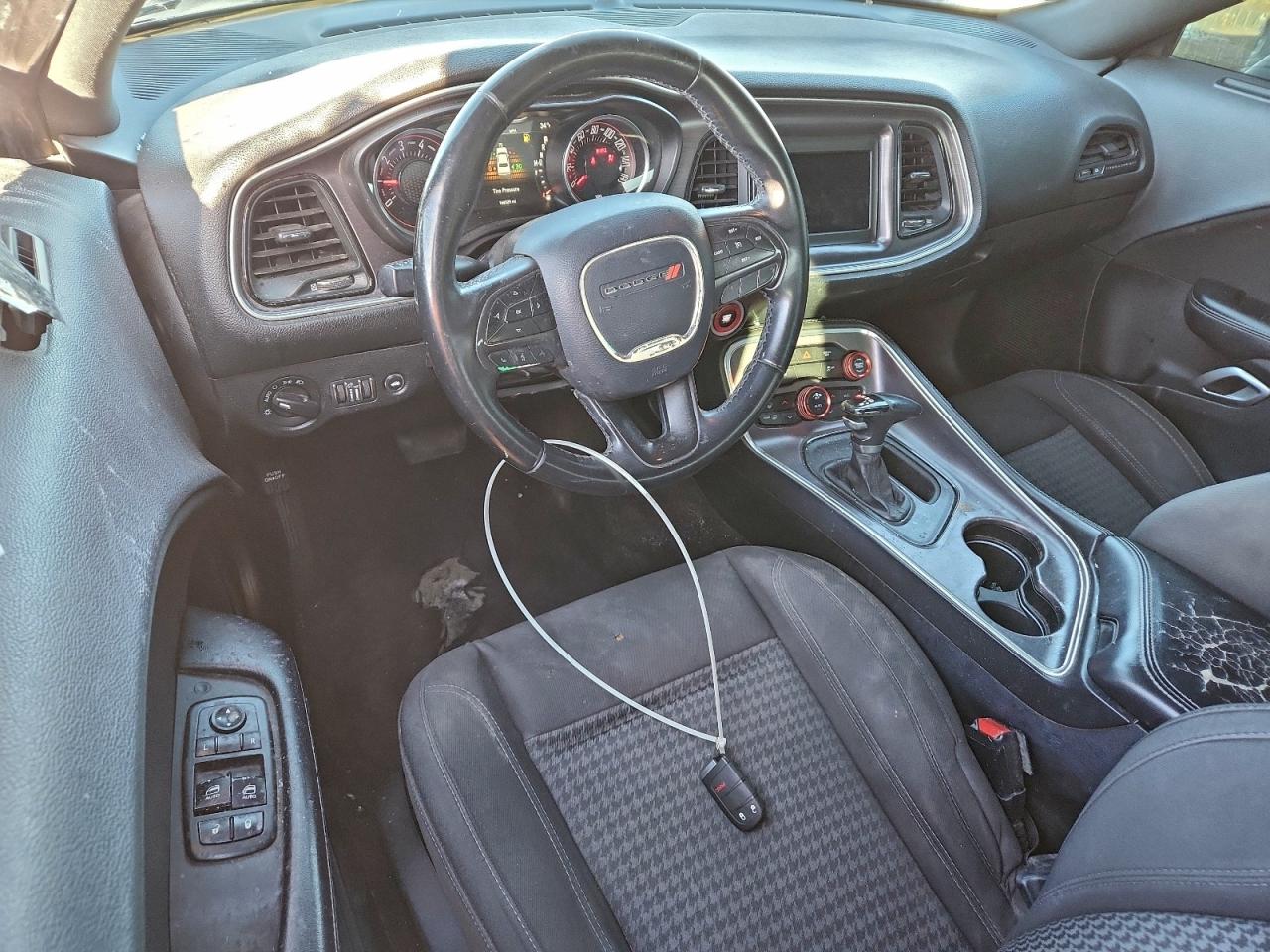 Dodge Challenger Sxt Image 11