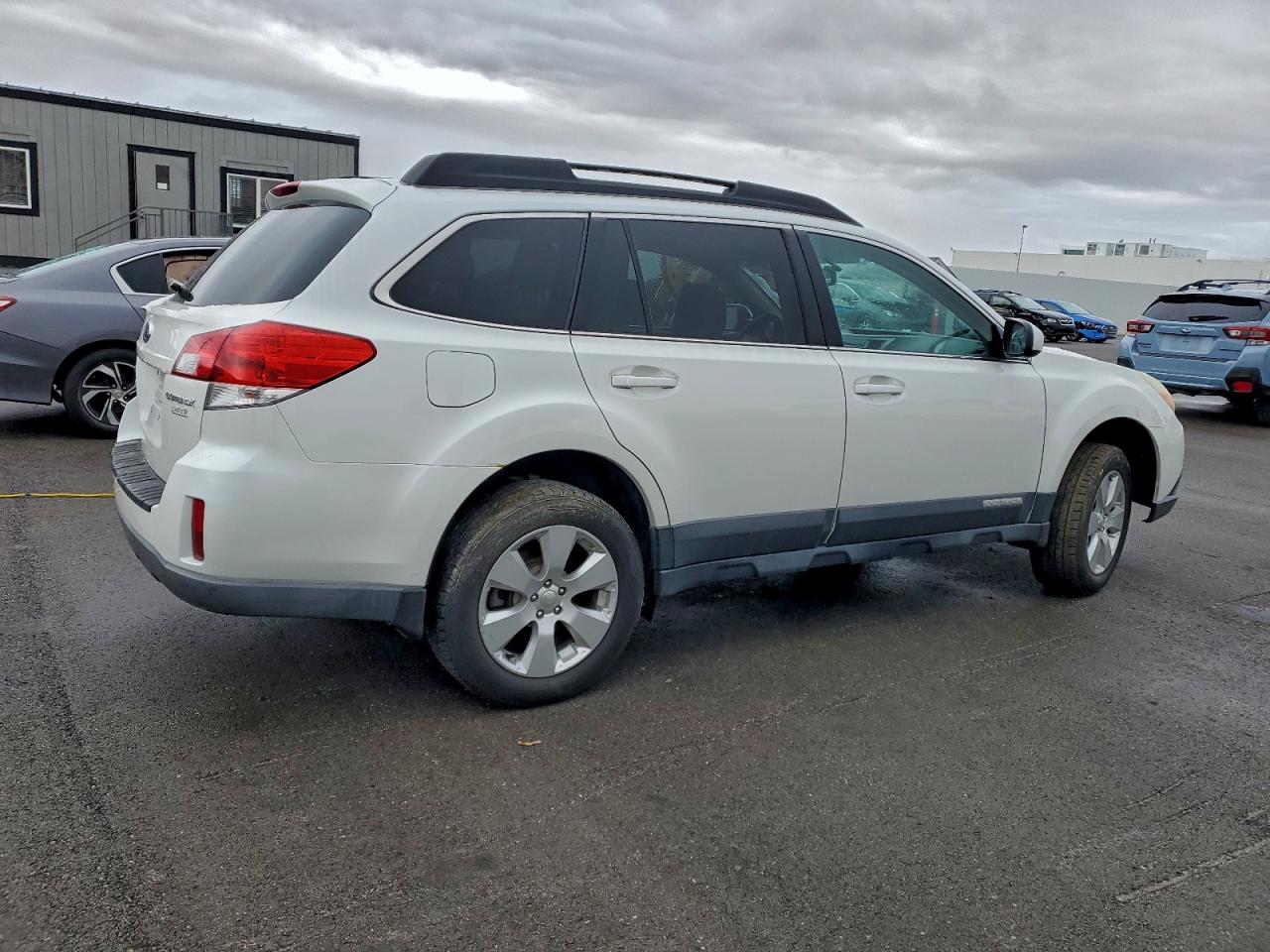 Subaru Outback 2.5i Premium Image 5