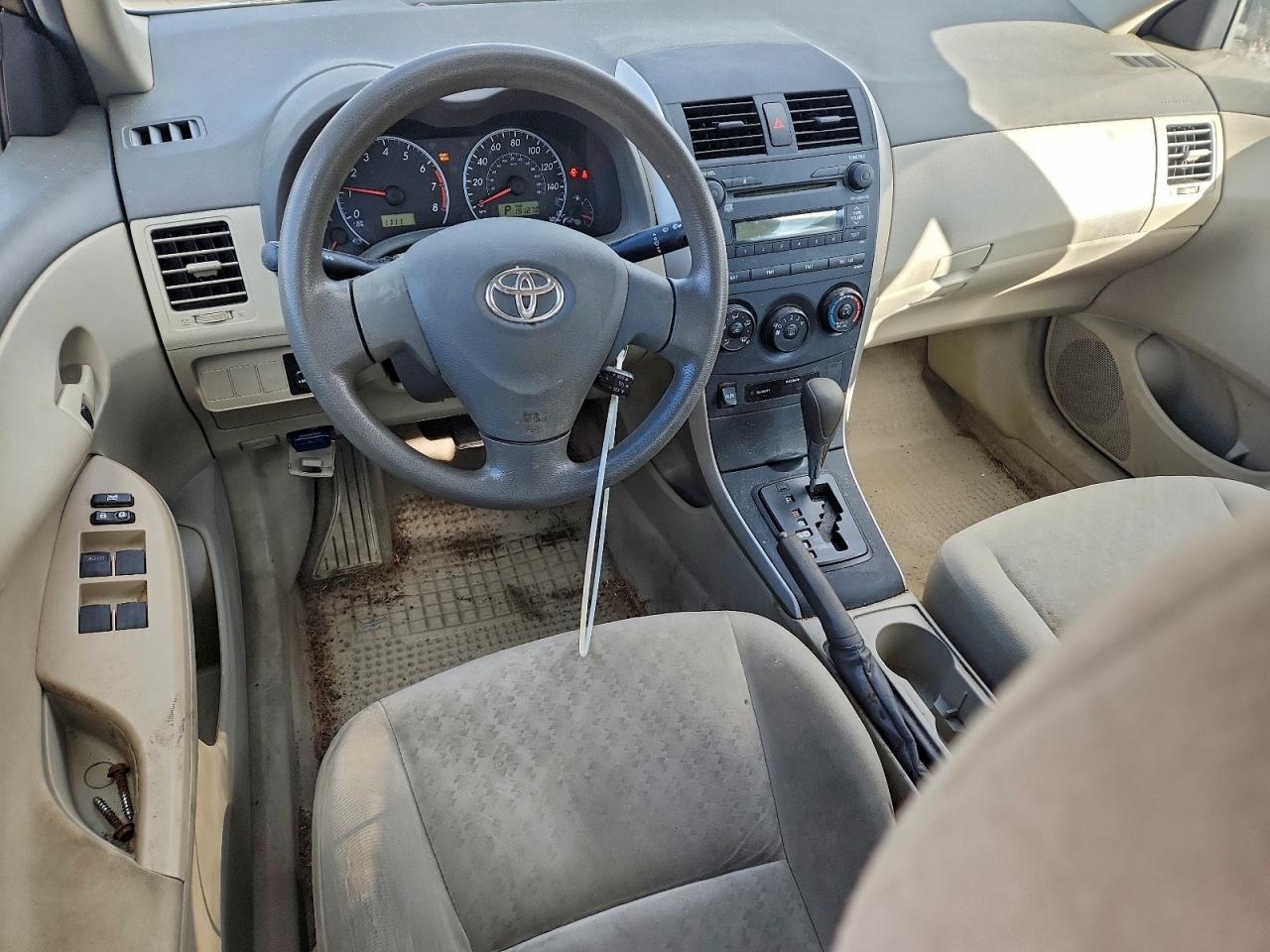 Toyota Corolla Base Image 7