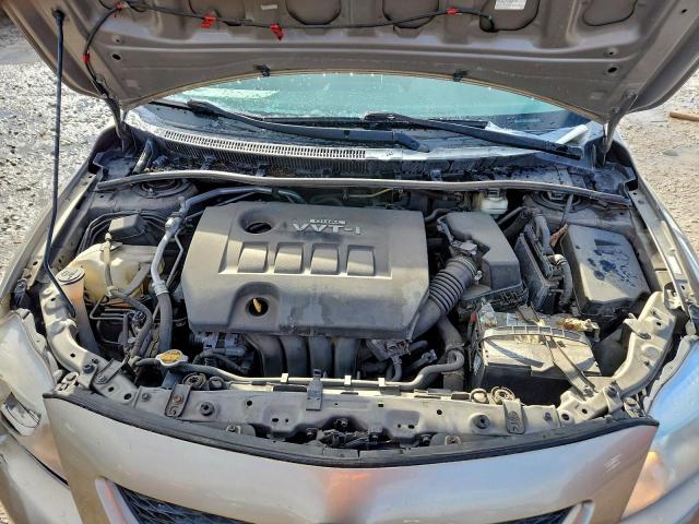 Toyota Corolla Base Image 10