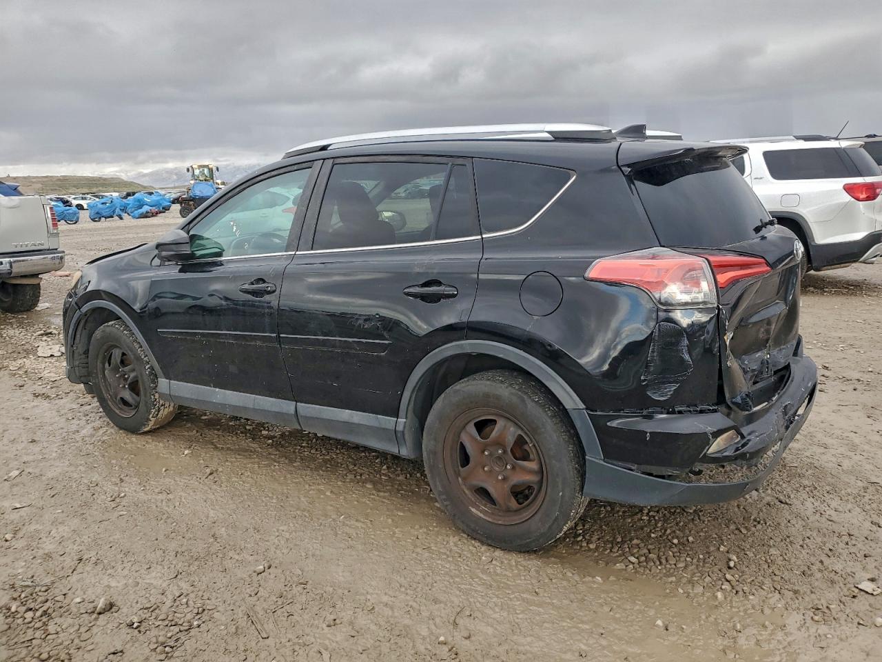 Toyota RAV4 Le Image 10