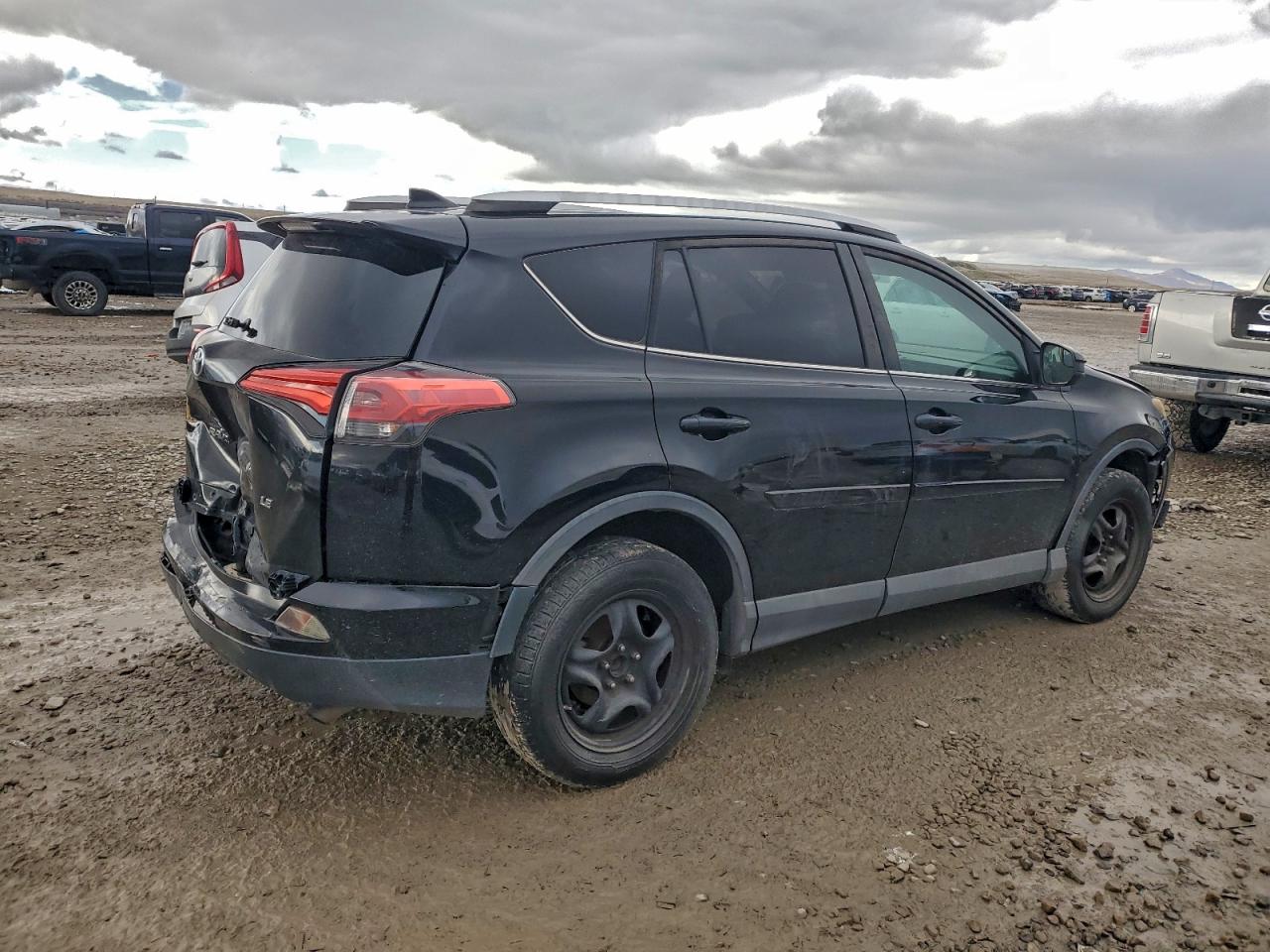 Toyota RAV4 Le Image 8