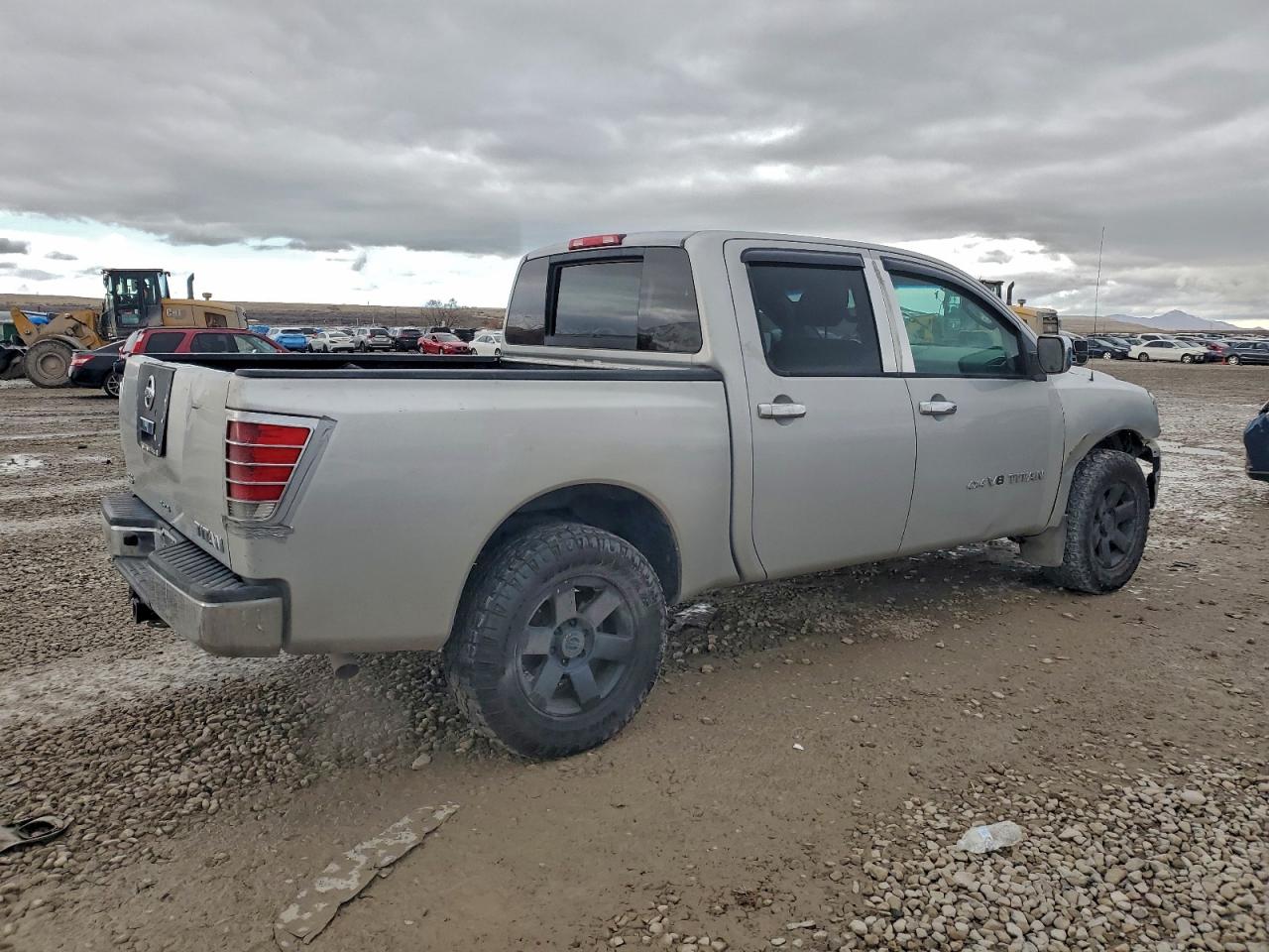 Nissan Titan Xe Image 2