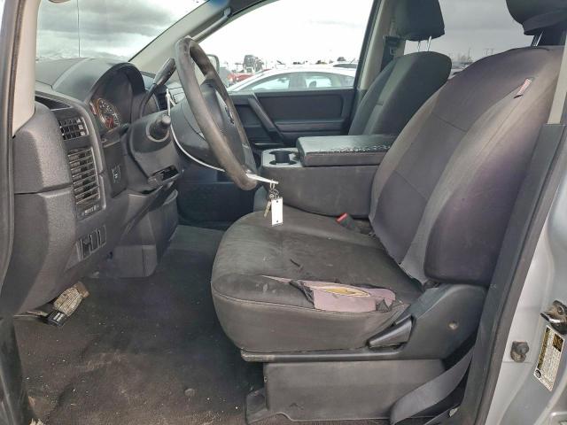 Nissan Titan Xe Image 4