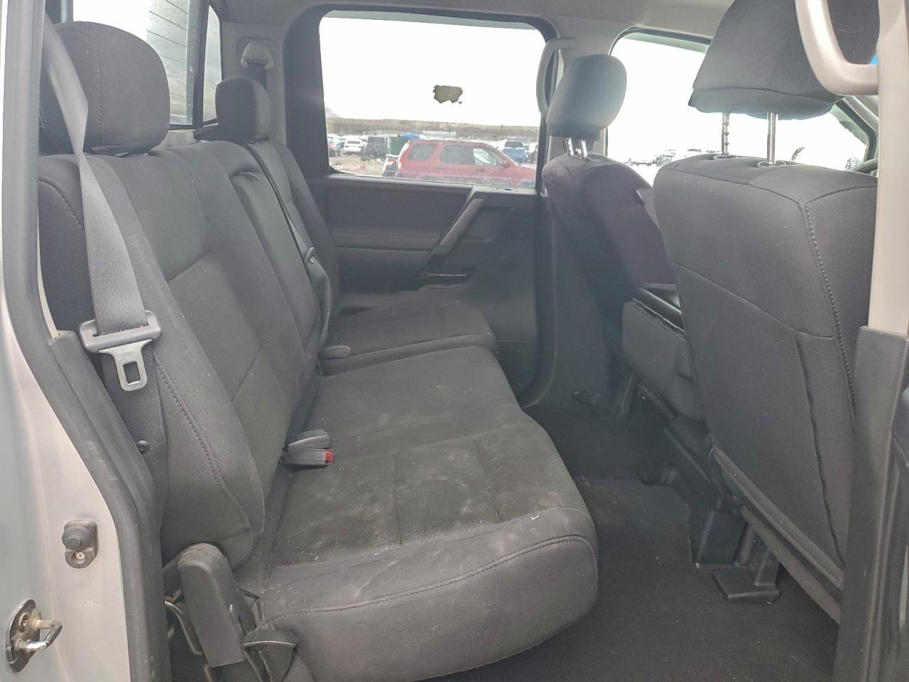 Nissan Titan Xe Image 9