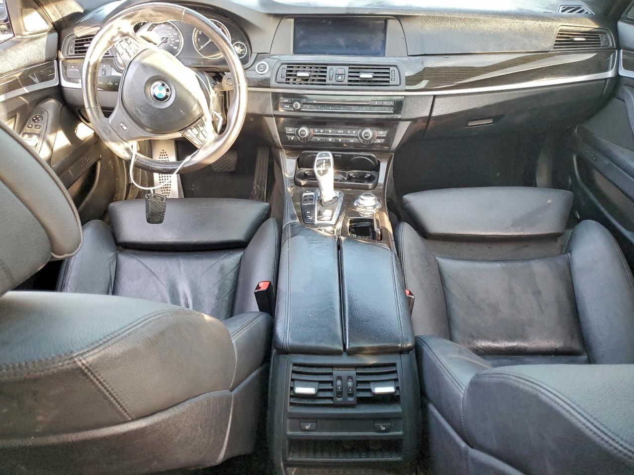 BMW 5 Series Xi Image 11