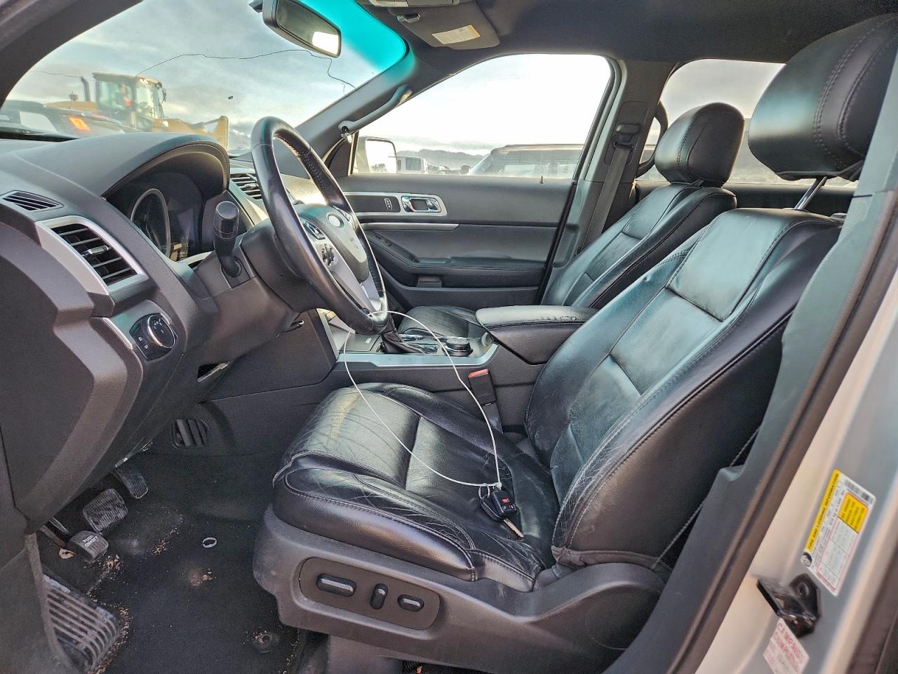 Ford Explorer Xlt Image 4