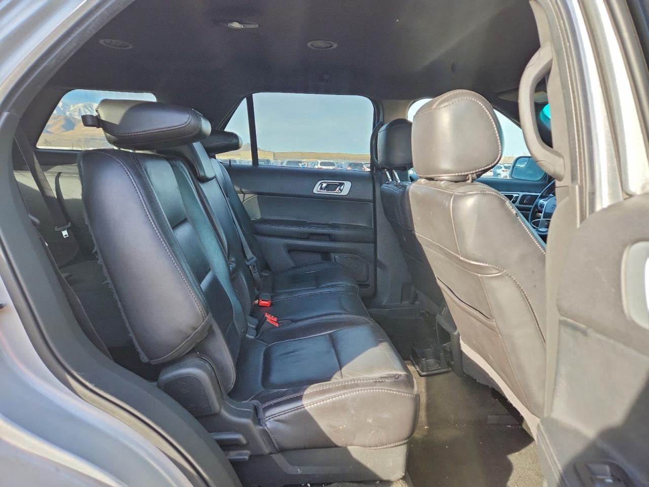 Ford Explorer Xlt Image 10