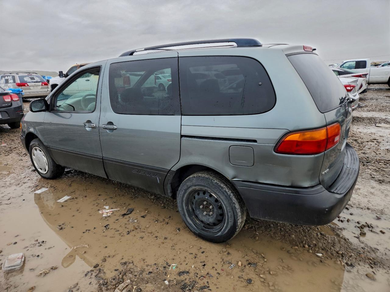 Toyota Sienna Le Image 9