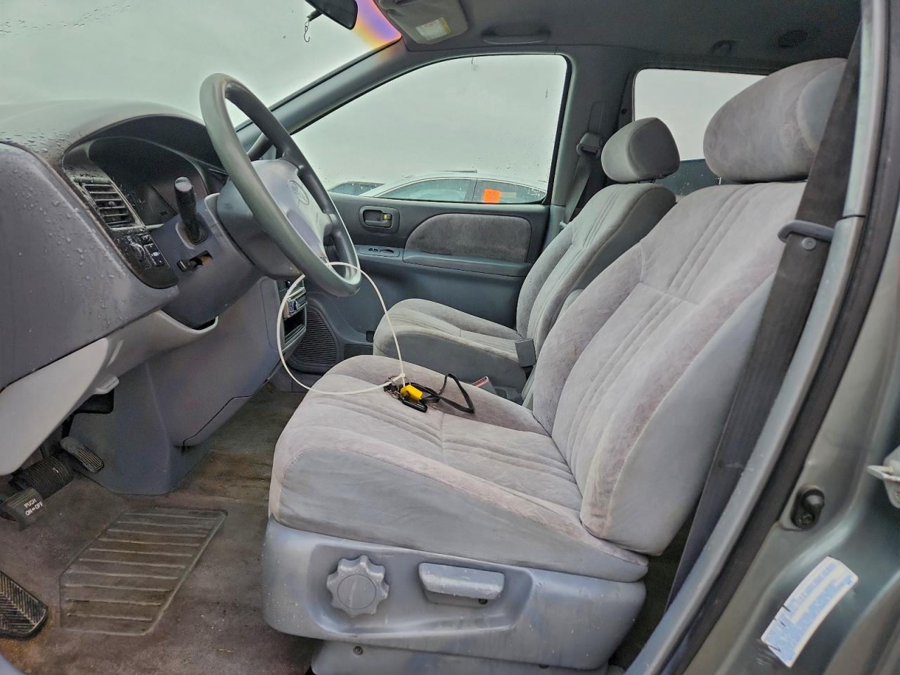 Toyota Sienna Le Image 7