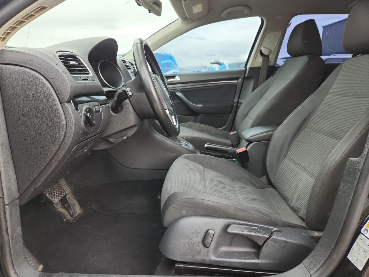 Volkswagen Jetta S Image 6