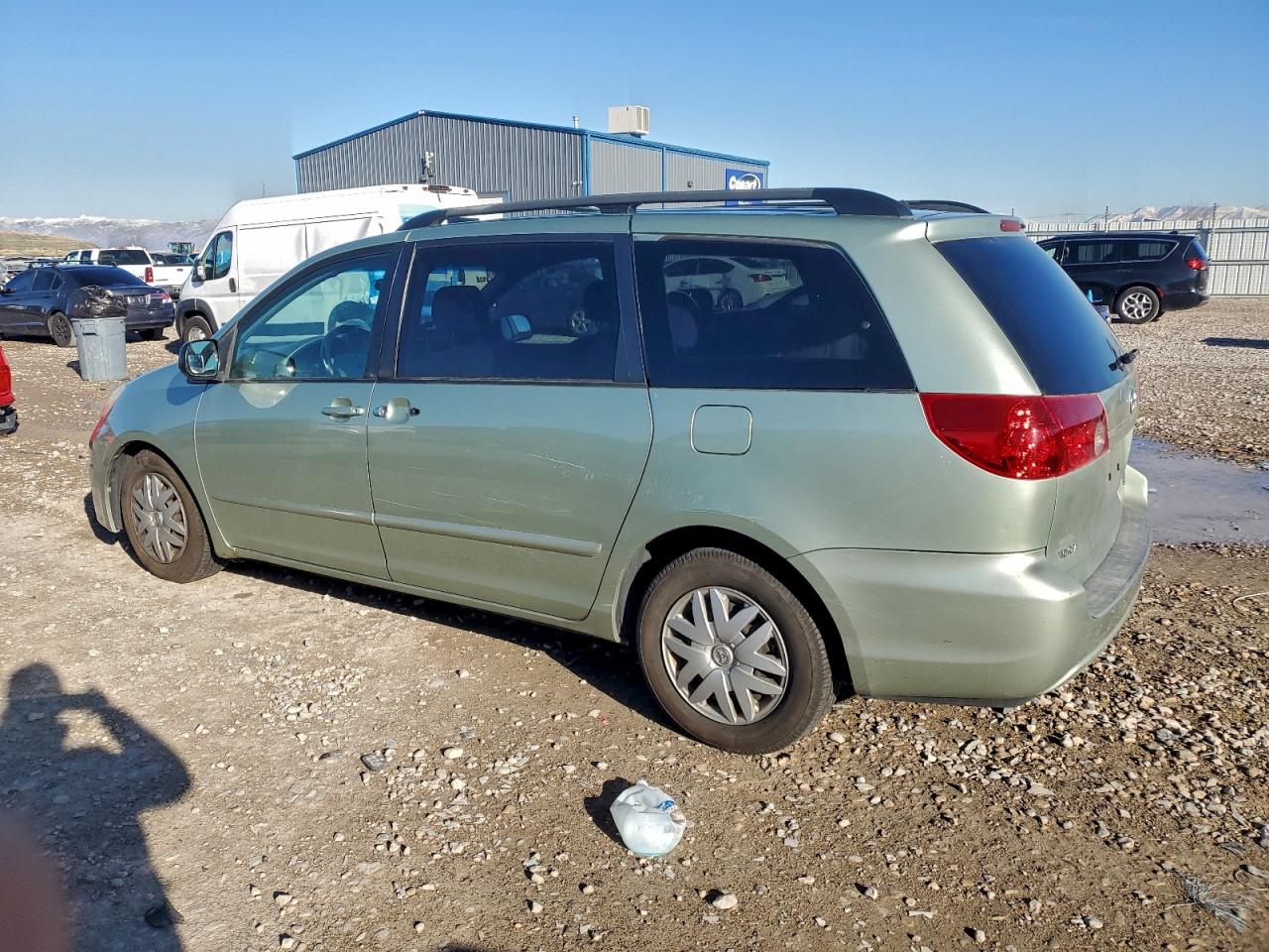 Toyota Sienna Ce Image 3