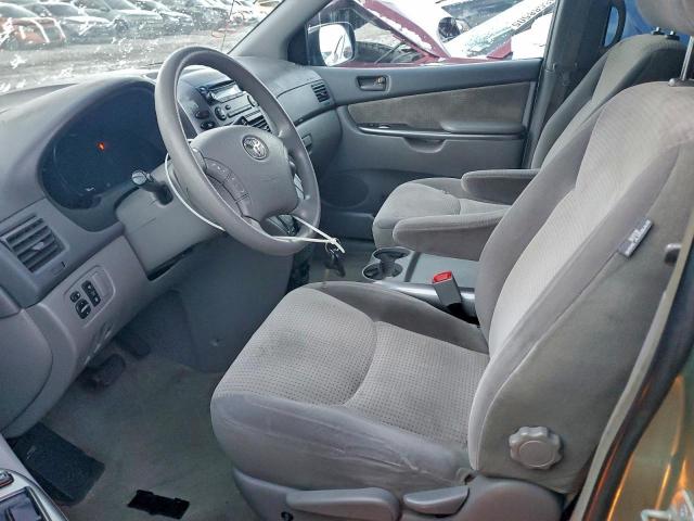 Toyota Sienna Ce Image 5