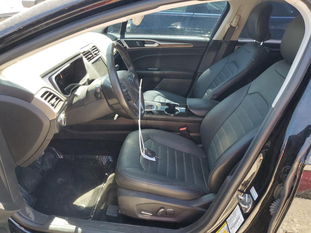 Ford Fusion Se Phev Image 3