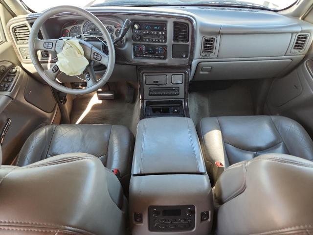 GMC Yukon Denali Image 3