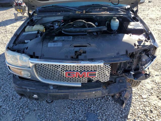 GMC Yukon Denali Image 8