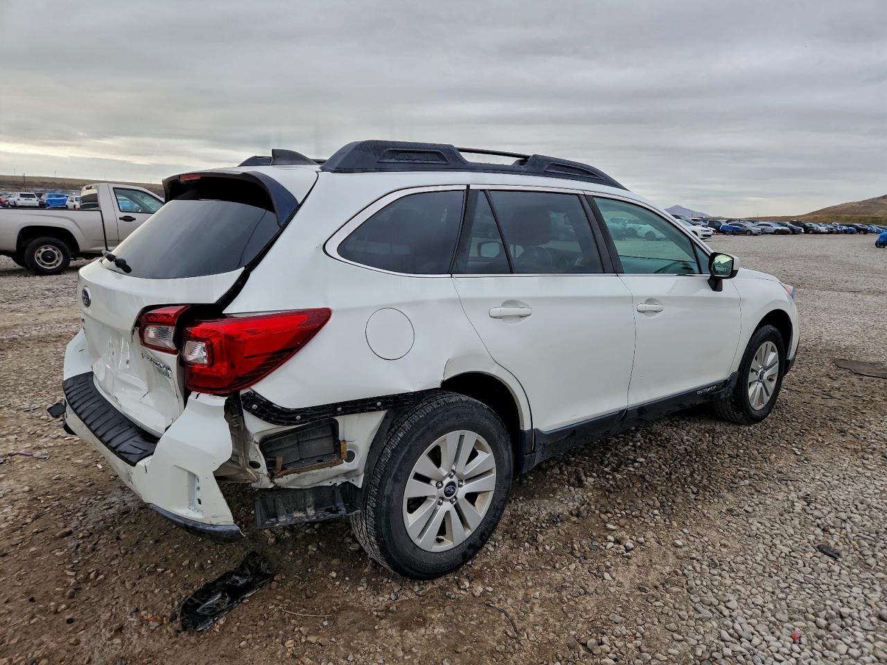 Subaru Outback 2.5i Premium Image 6