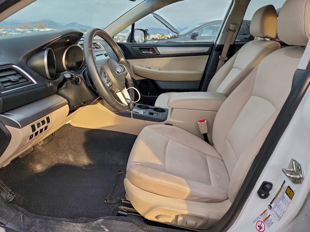 Subaru Outback 2.5i Premium Image 11