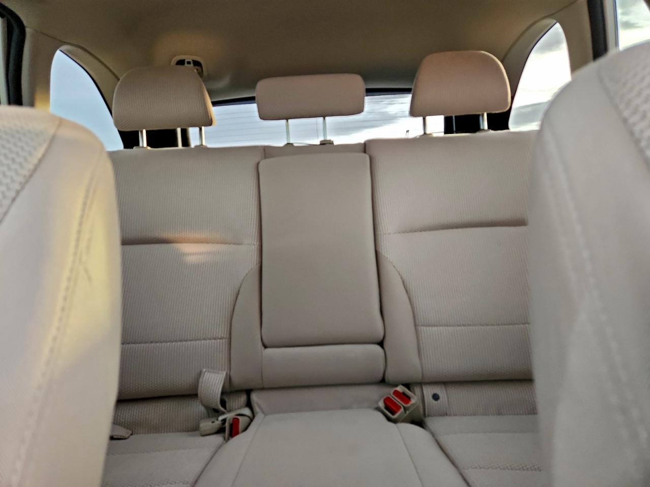 Subaru Outback 2.5i Premium Image 8