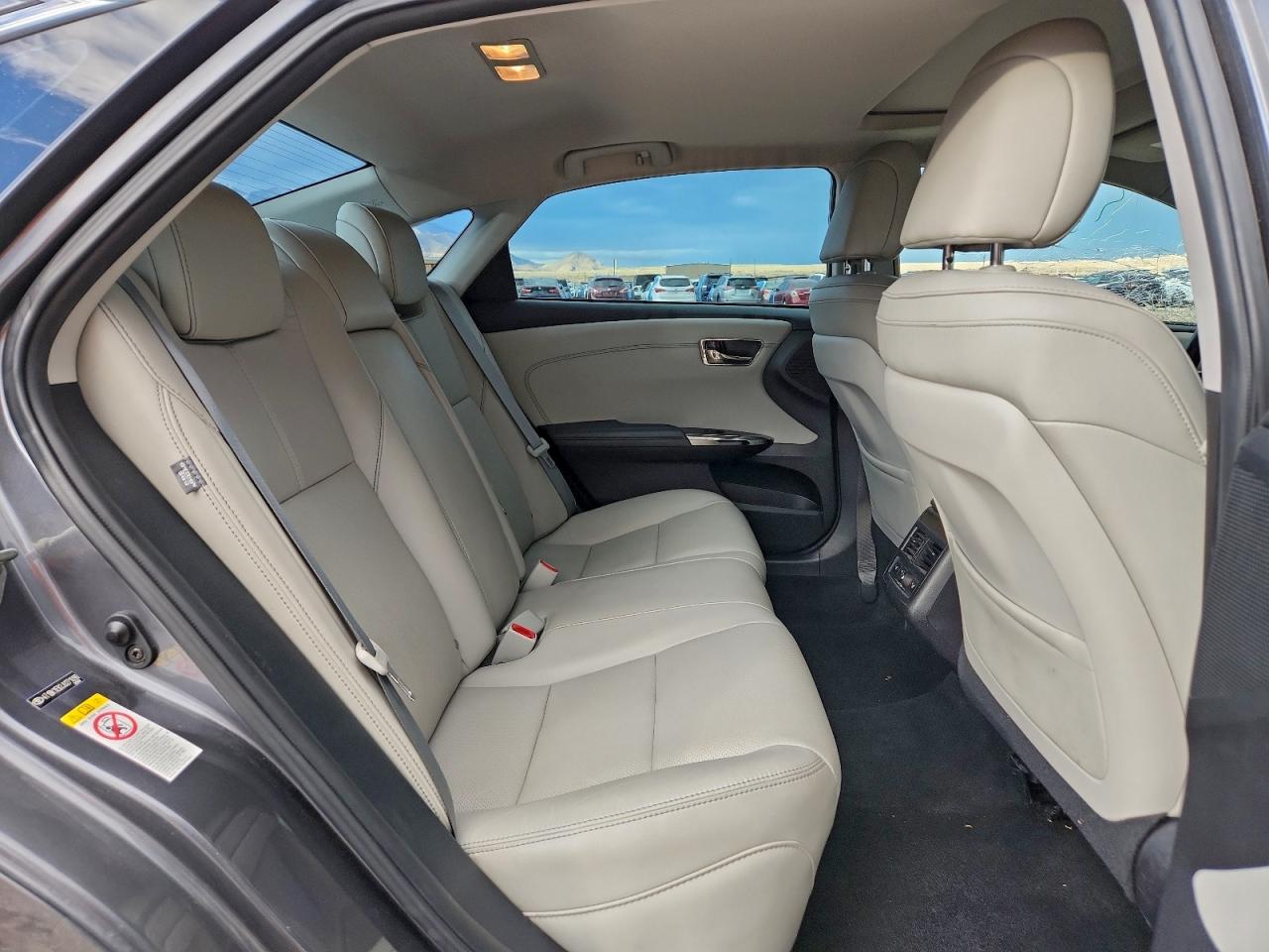 Toyota Avalon Xle Image 8