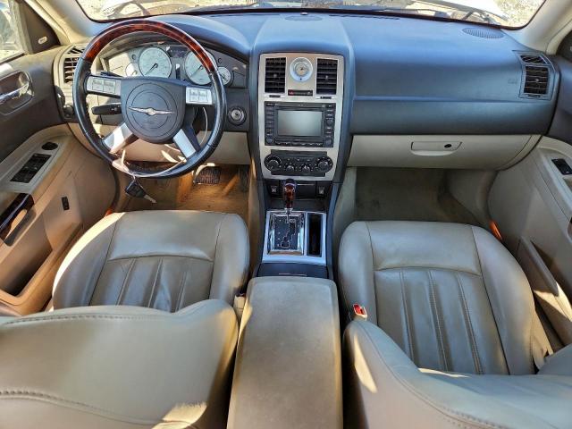 Chrysler 300 Image 7