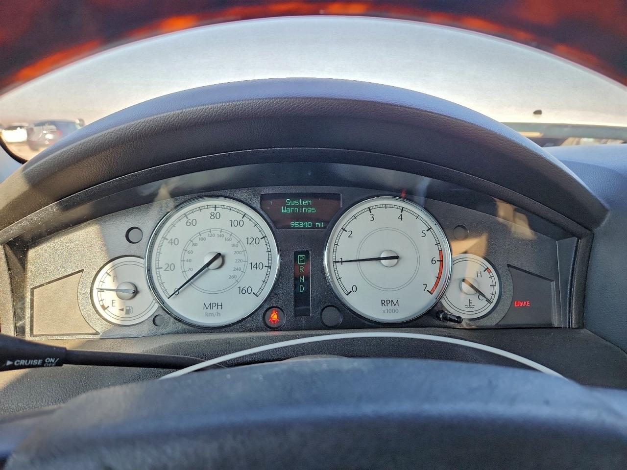 Chrysler 300 Image 4