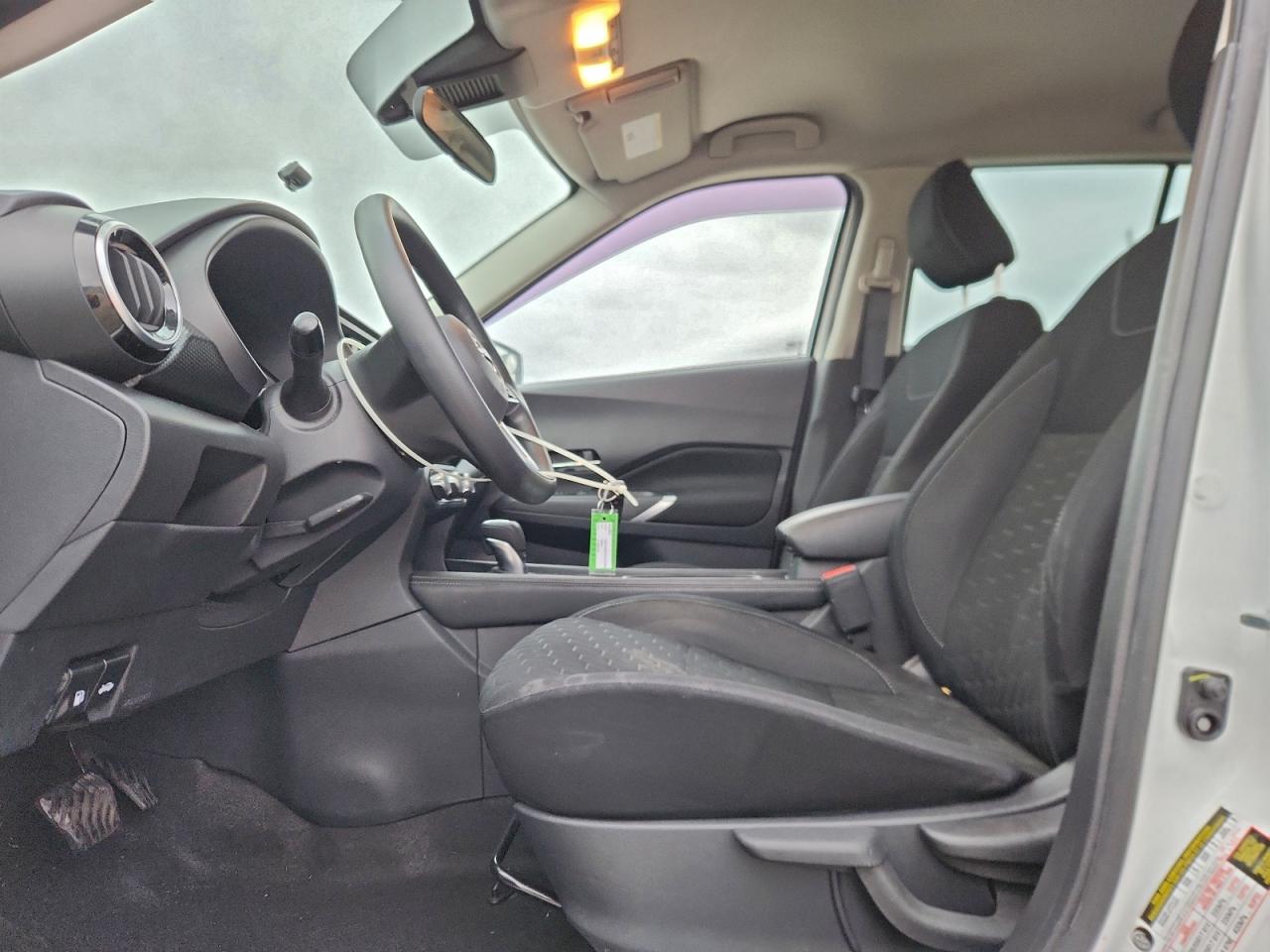 Nissan Kicks Sv Image 9