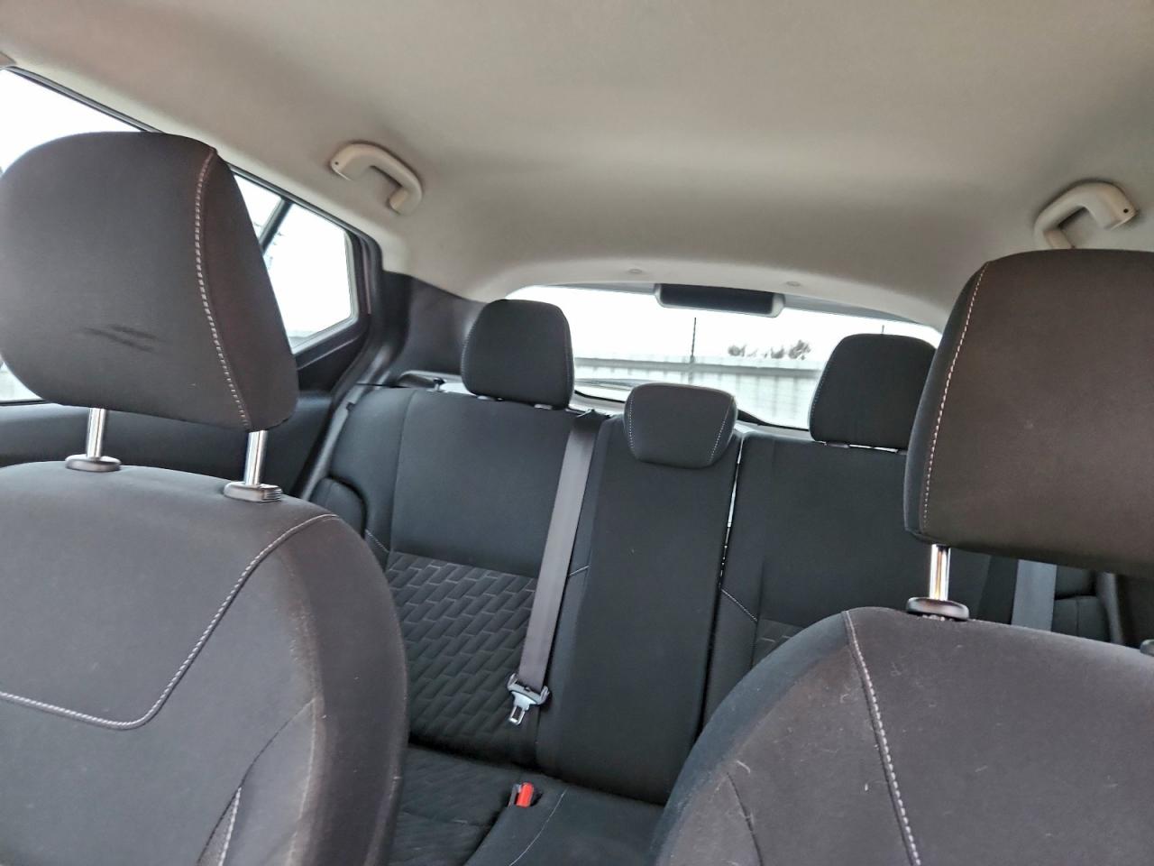 Nissan Kicks Sv Image 14