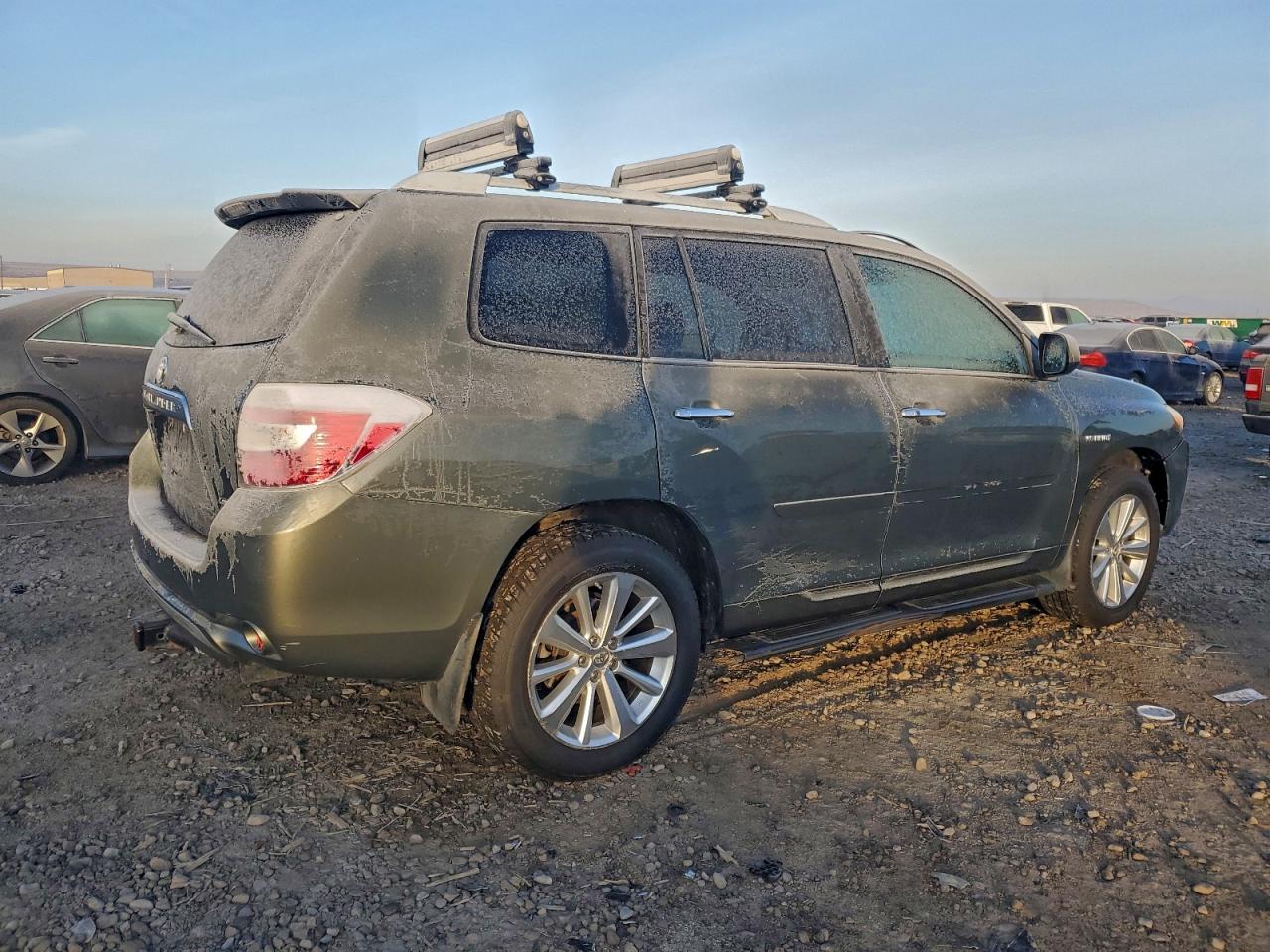 Toyota Highlander Hybrid Limited Image 2