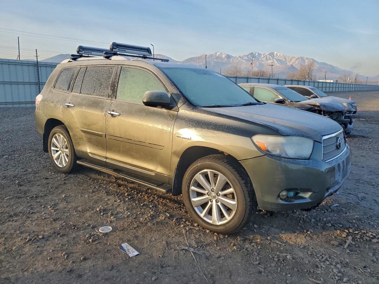 Toyota Highlander Hybrid Limited Image 3