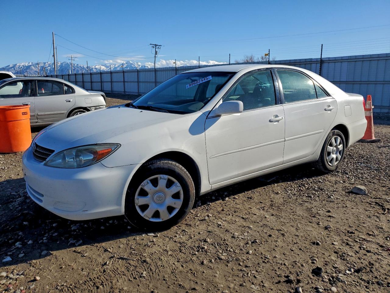 Toyota Camry Le Image 1