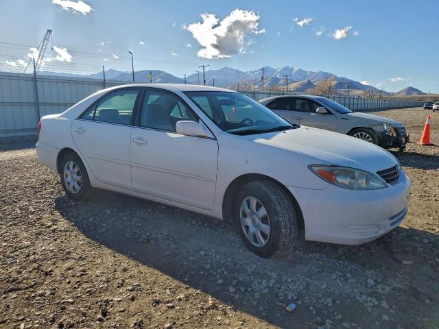 Toyota Camry Le Image 5