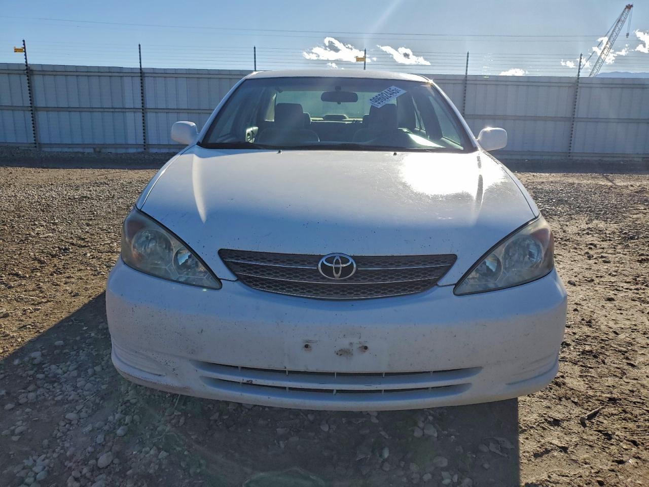Toyota Camry Le Image 11
