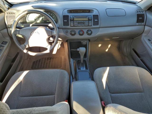 Toyota Camry Le Image 2