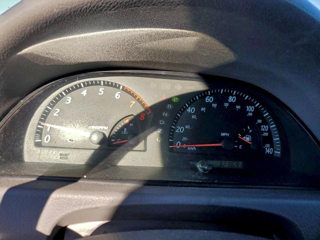 Toyota Camry Le Image 12