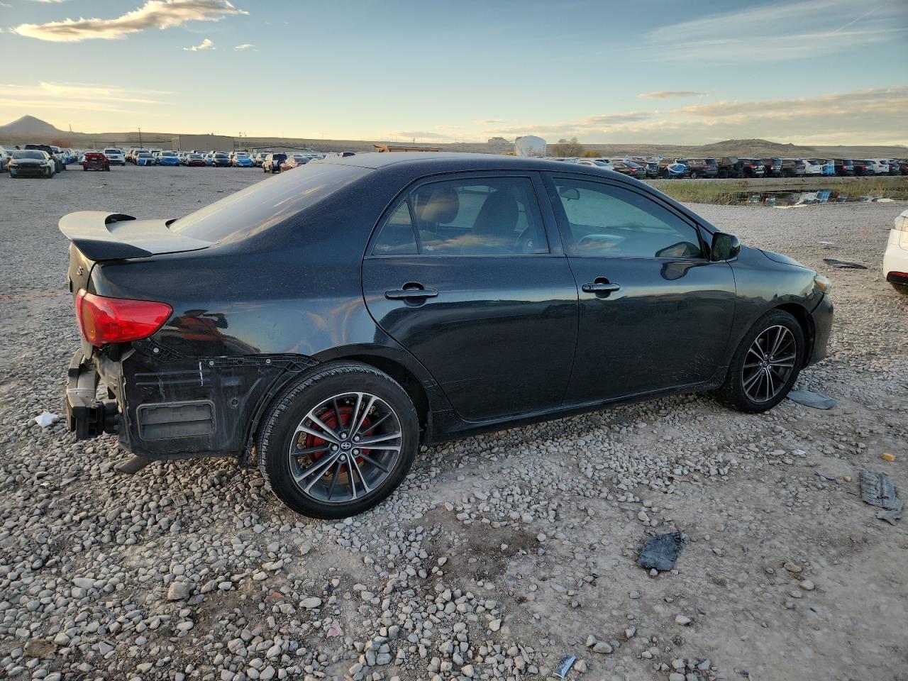 Toyota Corolla Base Image 4