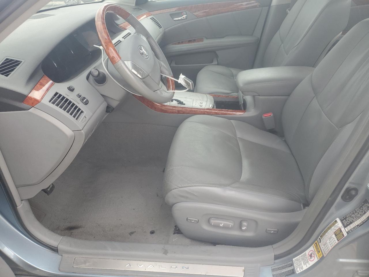 Toyota Avalon Xl Image 4