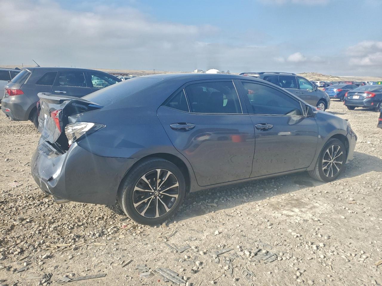 Toyota Corolla L Image 10